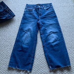 Banana republic wide leg jeans stretch jeans frayed distressed denim 27/4